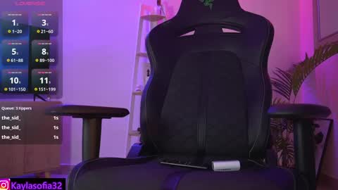 Snapshot of calypso_and_ge1 chatting on February 19, 6:55 am Calypso and Kayla online show from February 19, 6:55 am