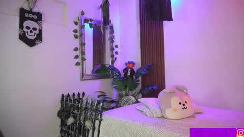 Snapshot of calypso_and_ge1 chatting on November 1, 12:12 am Calypso and Kayla online show from November 1, 12:12 am