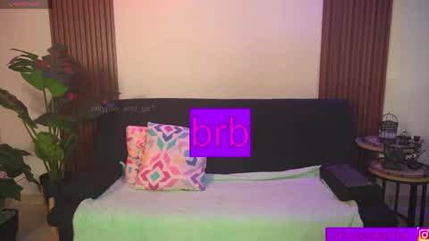 Calypso and Kayla online show from May 4, 7:32 pm