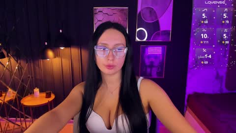 Snapshot of calypsownsu chatting on December 10, 2:16 am Christy online show from December 10, 2:16 am