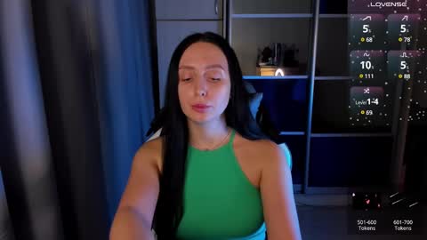 Snapshot of calypsownsu chatting on February 5, 1:47 am Christy online show from February 5, 1:47 am