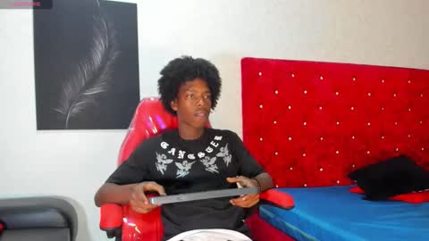 Snapshot of cam_brown chatting on October 17, 4:37 am online show from October 17, 4:37 am