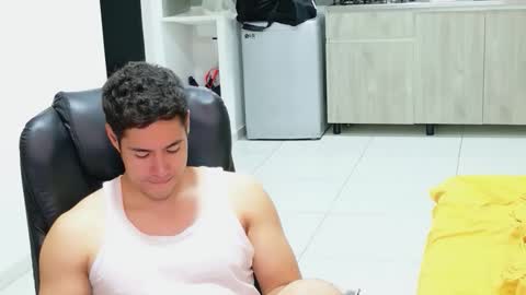 camara110 online show from May 20, 1:34 am