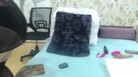 CamDiva1 online show from December 12, 11:07 am