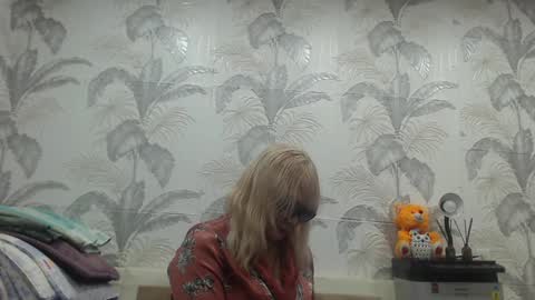 CamDiva1 online show from December 18, 11:56 am