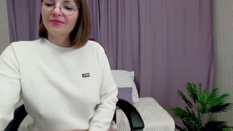 camelia_lillie online show from January 8, 5:37 am