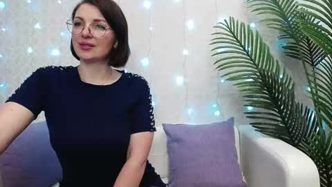 camelia_lillie online show from May 15, 11:23 pm