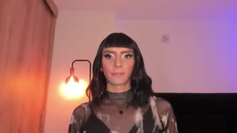 Snapshot of cameron_lyra chatting on December 18, 6:47 pm Cameron online show from December 18, 6:47 pm