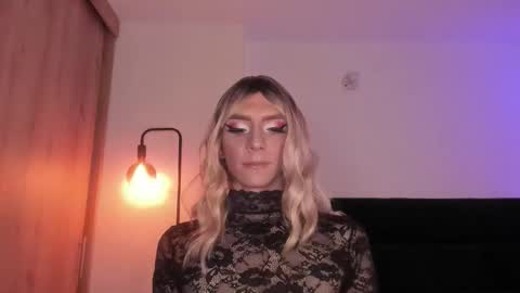 Snapshot of cameron_lyra chatting on January 11, 1:32 am Cameron online show from January 11, 1:32 am