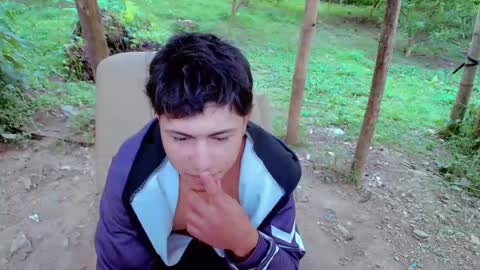 Snapshot of cameron_re chatting on May 12, 6:27 pm cameron_re online show from May 12, 6:27 pm