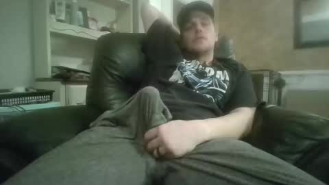 Snapshot of cameronrays chatting on February 24, 1:03 am CameronRays online show from February 24, 1:03 am