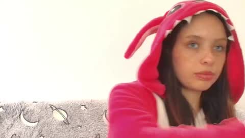 Snapshot of cami_casti777 chatting on December 13, 8:26 pm trini-1000 online show from December 13, 8:26 pm