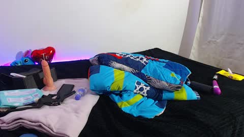 Snapshot of cami_crystal_99 chatting on April 1, 2:03 pm Cami crystal 99 online show from April 1, 2:03 pm