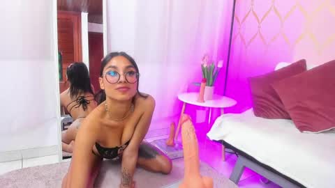 Snapshot of cami_evanns chatting on February 9, 4:25 am Camila online show from February 9, 4:25 am