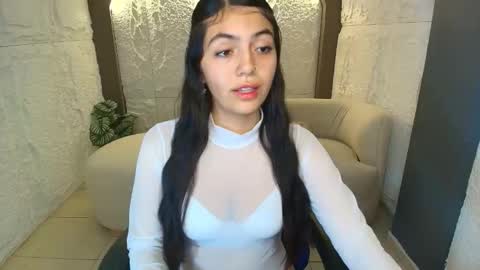 Snapshot of cami_goddess_r chatting on October 28, 8:00 pm Cami online show from October 28, 8:00 pm