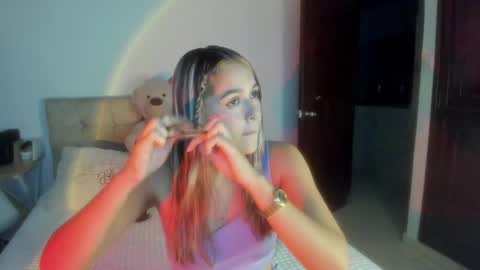   online show from February 4, 11:20 pm