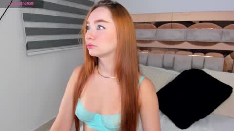 Snapshot of cami_lovers1 chatting on January 24, 9:17 am camii online show from January 24, 9:17 am