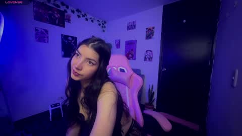Snapshot of cami_mila99 chatting on April 19, 6:02 am CAMI online show from April 19, 6:02 am