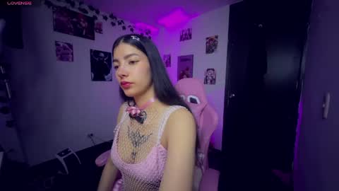 Snapshot of cami_mila99 chatting on May 20, 7:25 am CAMI online show from May 20, 7:25 am