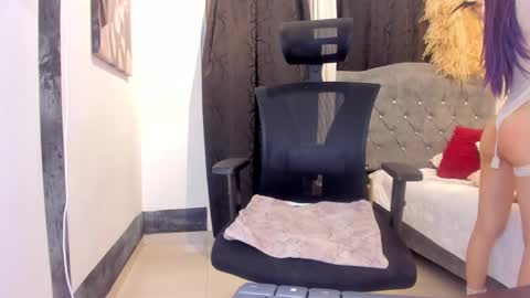   online show from March 5, 11:01 pm