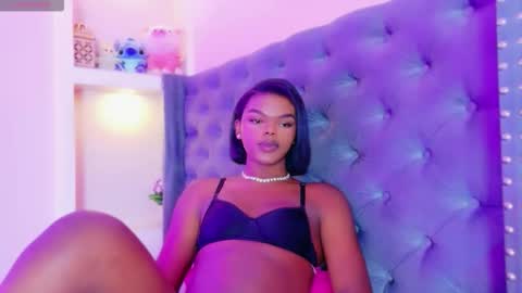 Snapshot of camiestrada chatting on October 25, 3:18 pm camiestrada online show from October 25, 3:18 pm