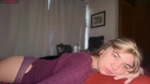 camii19y online show from March 24, 9:09 pm