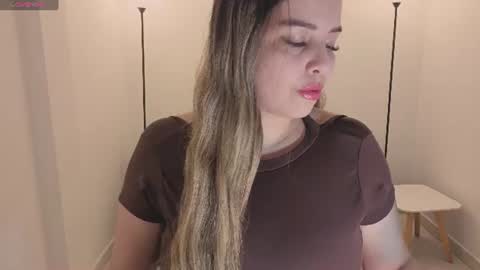 Snapshot of camiilaa1 chatting on July 29, 2:43 am Camila online show from July 29, 2:43 am