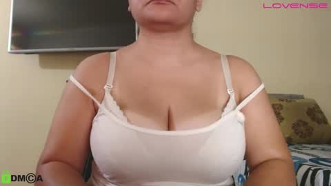 Snapshot of camiilahotxxx chatting on September 9, 2:49 pm Camila online show from September 9, 2:49 pm