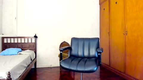 Snapshot of camila_berk chatting on January 29, 10:11 pm Cami online show from January 29, 10:11 pm