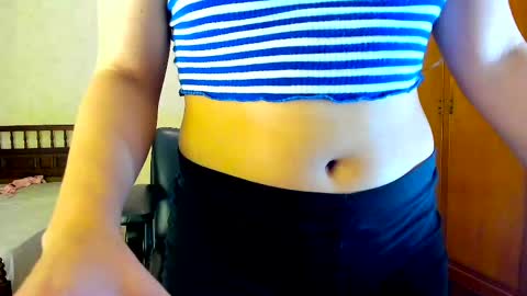 Snapshot of camila_berk chatting on February 13, 4:22 am Cami online show from February 13, 4:22 am