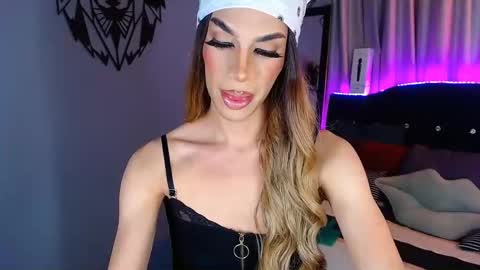 Camila online show from December 16, 3:30 am