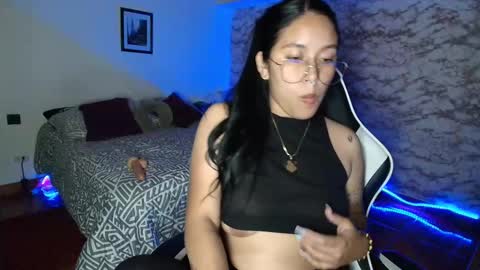 Snapshot of camila_iroose chatting on March 5, 11:56 pm Camila Roose online show from March 5, 11:56 pm