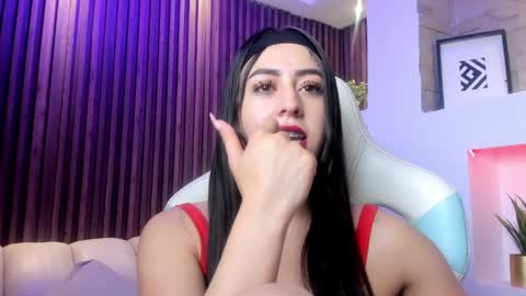 Snapshot of camila_martinez9 chatting on April 10, 11:26 am camila_martinez9 online show from April 10, 11:26 am