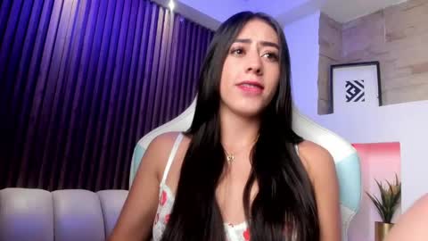 Snapshot of camila_martinez9 chatting on April 15, 11:28 am camila_martinez9 online show from April 15, 11:28 am