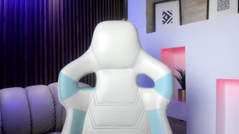 Snapshot of camila_martinez9 chatting on April 20, 11:35 am camila_martinez9 online show from April 20, 11:35 am