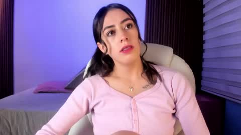 Snapshot of camila_martinez9 chatting on April 23, 11:31 am camila_martinez9 online show from April 23, 11:31 am