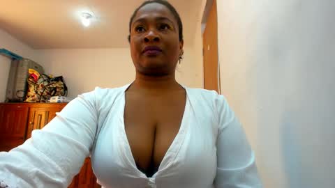 Snapshot of camila_sandoval_01 chatting on September 28, 9:09 pm Camila online show from September 28, 9:09 pm