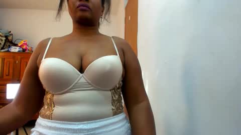 Snapshot of camila_sandoval_01 chatting on October 10, 9:25 pm Camila online show from October 10, 9:25 pm