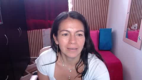 Camila Vargas online show from April 15, 8:20 pm