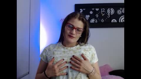 Snapshot of camila_ventura chatting on September 30, 6:57 pm Camila ventura online show from September 30, 6:57 pm