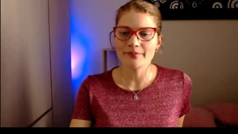 Snapshot of camila_ventura chatting on April 6, 2:51 pm Camila ventura online show from April 6, 2:51 pm