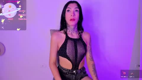 Snapshot of camilacoxx chatting on June 24, 6:12 am online show from June 24, 6:12 am