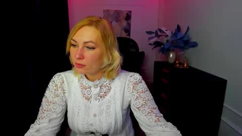 Snapshot of camilafatem chatting on September 8, 7:35 pm camilafatem online show from September 8, 7:35 pm
