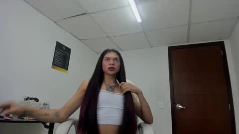 Snapshot of camilalady chatting on March 28, 6:35 am CamilaLady online show from March 28, 6:35 am