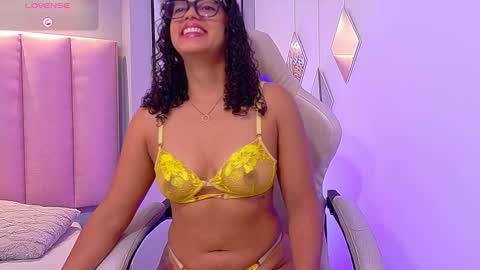 Camila online show from February 4, 1:06 pm