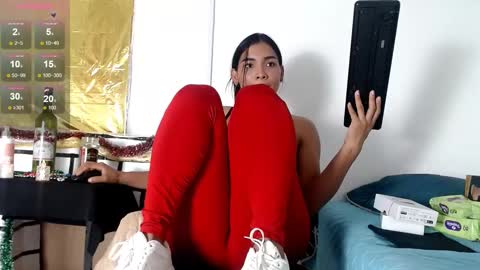 Snapshot of camilavagina24 chatting on December 10, 5:22 pm Camila online show from December 10, 5:22 pm