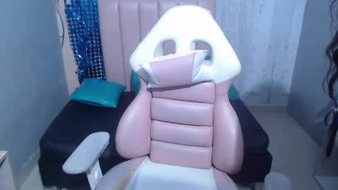 camilawilliams707rs online show from October 1, 2:06 am