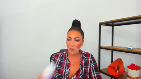 CamileEyes online show from December 7, 8:22 am