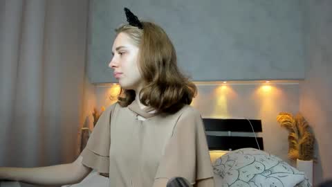 Snapshot of camilla_kelly chatting on September 18, 12:23 am Camilla online show from September 18, 12:23 am