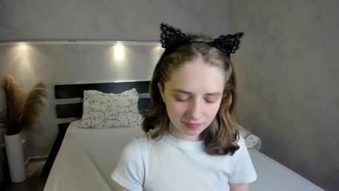 Snapshot of camilla_kelly chatting on October 6, 1:03 am Camilla online show from October 6, 1:03 am